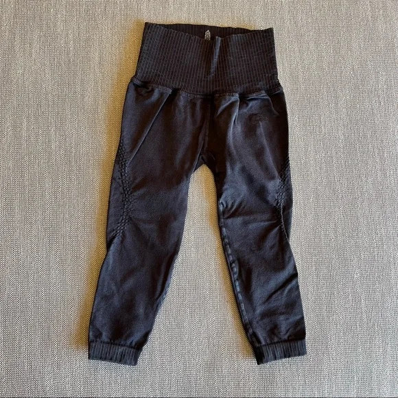 Free People Good Karma Crop Legging NWOT XS/S - Picture 3 of 5